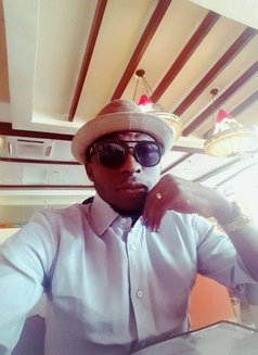 Ecool - masseur in Lagos, Nigeria Photo 1 of 5