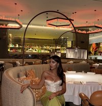 Ecrin Turkhs - puta in Al Manama