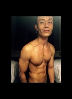 Kyle Leong - Acompañantes masculino in Singapore Photo 1 of 9