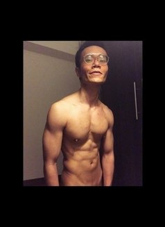Kyle Leong - Male escort in Singapore Photo 5 of 9