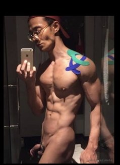 Kyle Leong - Male escort in Singapore Photo 6 of 9