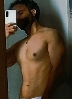 Eddie - Male escort in New Delhi Photo 3 of 3