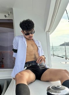 Eddie - masseur in Phuket Photo 1 of 10