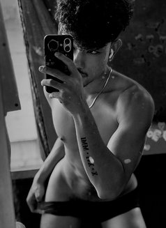 Eddie - masseur in Phuket Photo 10 of 10