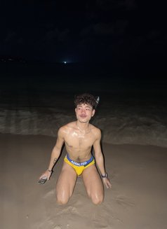 Eddie - masseur in Phuket Photo 14 of 15