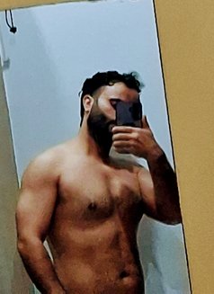 Eddke - Male escort in New Delhi Photo 1 of 1