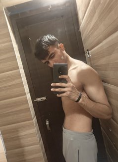 Eddy - Male escort in New Delhi Photo 1 of 2