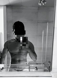 eddyxl - Male escort in Beirut Photo 2 of 5