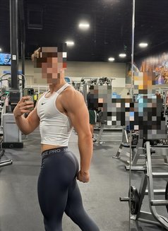 eddyxl - Male escort in Beirut Photo 3 of 5