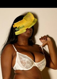 Edem Lee - puta in Brussels Photo 6 of 6