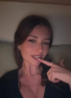 Eden - escort in Singapore Photo 1 of 6