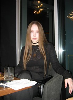Eden - escort in Dubai Photo 4 of 9