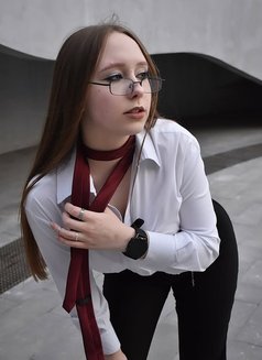 Eden - escort in Dubai Photo 8 of 9