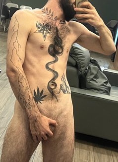 Edgar - Male escort in Yerevan Photo 7 of 8