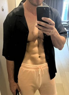 Edgar Real Massage Good Conversation - Male escort in Kuala Lumpur Photo 4 of 8