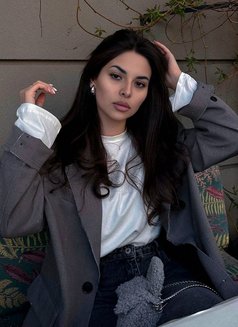 Edith - escort in Dubai Photo 6 of 6