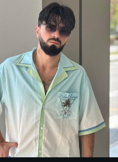 Edo - Acompañantes masculino in Dubai Photo 2 of 5