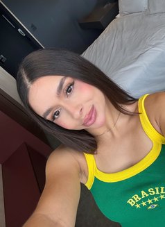 Eduarda - escort in Singapore Photo 8 of 14