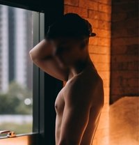 Eduardo Moretti - Male escort in Paris