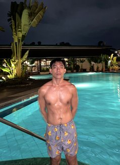 Edward - Male escort in Cebu City Photo 2 of 3