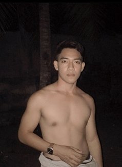 Edward - Male escort in Pampanga Photo 1 of 3