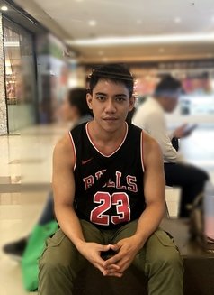 Edward - Male escort in Pampanga Photo 2 of 3