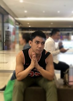 Edward - Male escort in Pampanga Photo 3 of 3