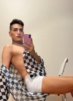 Toprak - Male escort in İstanbul Photo 6 of 12