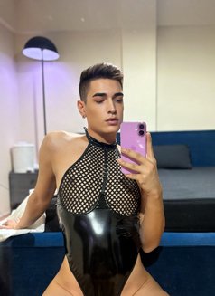 Toprak - Male escort in İstanbul Photo 4 of 12