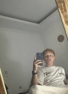 Egor - Male escort in Bali Photo 2 of 4