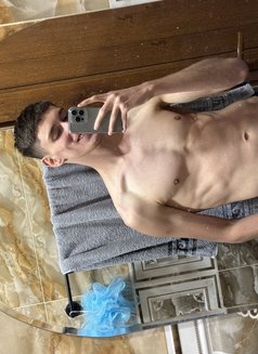 Egor - Male escort in Yerevan Photo 10 of 14