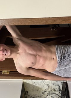 Egor - Male escort in Yerevan Photo 12 of 14