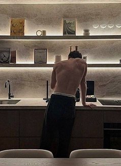 MERDAN - Male escort in İstanbul Photo 8 of 12