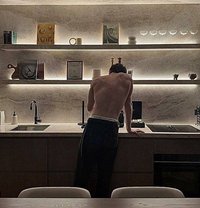 MERDAN - Male escort in İstanbul Photo 8 of 12