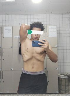 Egyptian for Women's - Acompañantes masculino in Abu Dhabi Photo 3 of 6