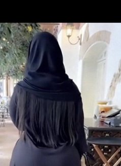 Lady Egyptian - puta in Al Manama Photo 3 of 5