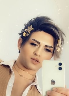 Eiad - Transsexual escort in Kuwait Photo 1 of 4