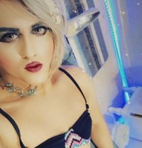 Eiad - Transsexual escort in Kuwait
