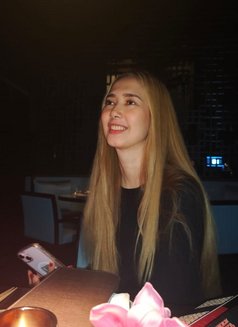 Eigh - puta in Dubai Photo 2 of 6