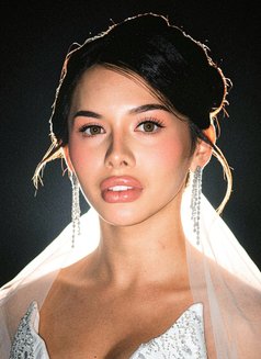 Eightine - Transsexual escort in Bangkok Photo 1 of 8
