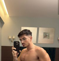 Eilash - Acompañantes masculino in Stockholm