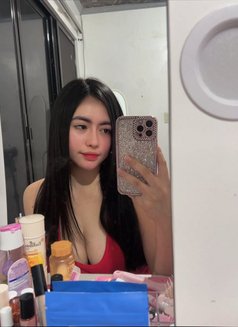 Eizel Geron - escort in Manila Photo 2 of 7