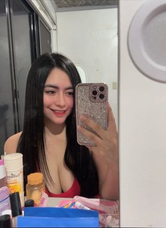 Eizel Geron - escort in Manila Photo 3 of 7