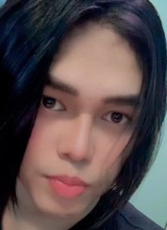 EJay - Male escort in Riyadh Photo 2 of 3