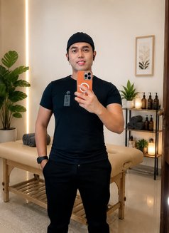 Ejhay - Male escort in Riyadh Photo 1 of 4