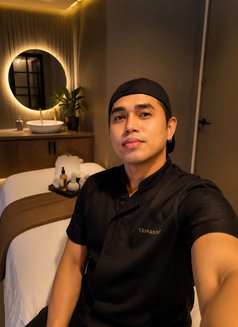 Ejhay - Male escort in Riyadh Photo 3 of 4
