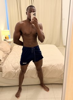 El Puro Pinchez - Male companion in Dubai Photo 2 of 3