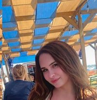 Ela - puta in İstanbul