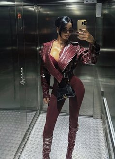 Ela - puta in Phuket Photo 7 of 12