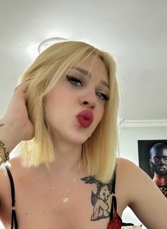 Ela - Transsexual escort in İzmir Photo 8 of 9